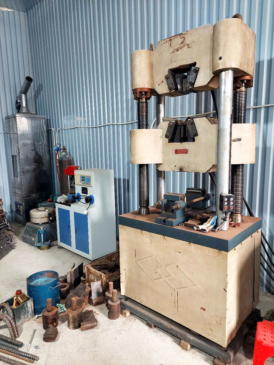 Máy kéo nén vạn năng