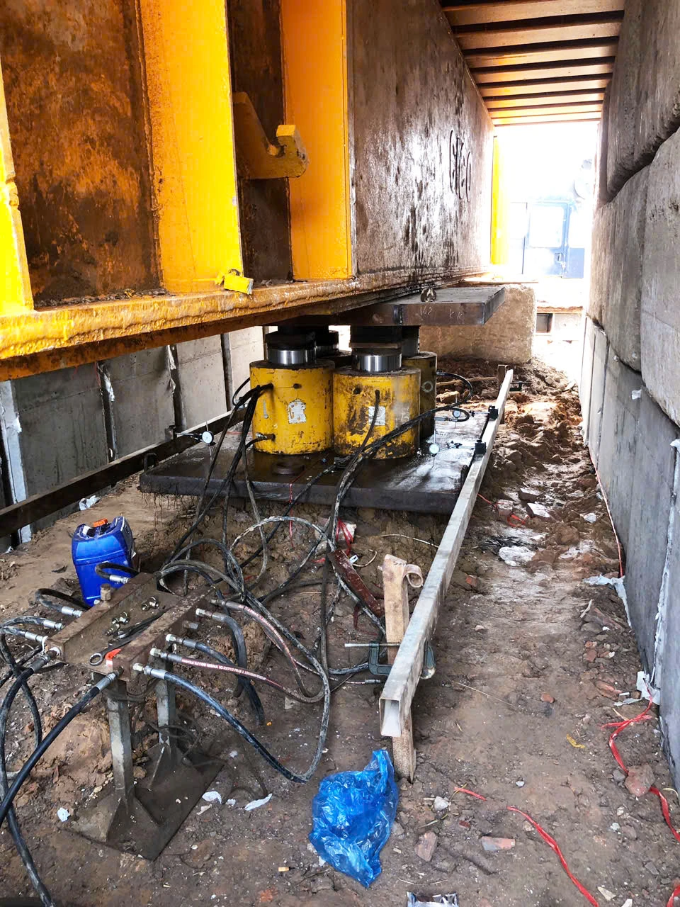 Máy siêu âm cáp và cốt thép